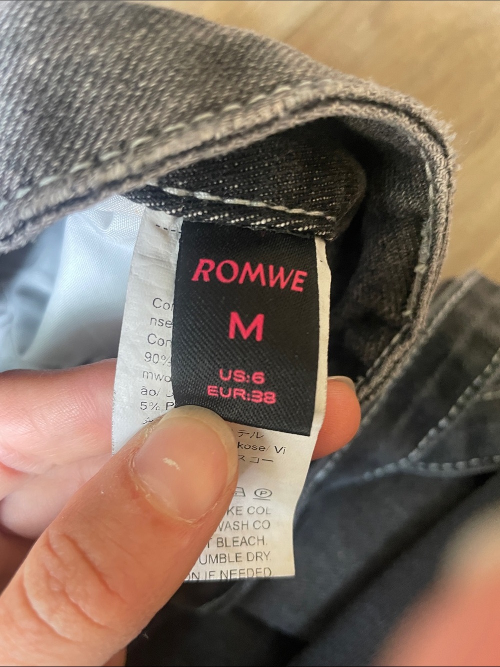 ROMWE Black Wide Leg Cargo Flare Jeans with Straps - Picture 2 of 3